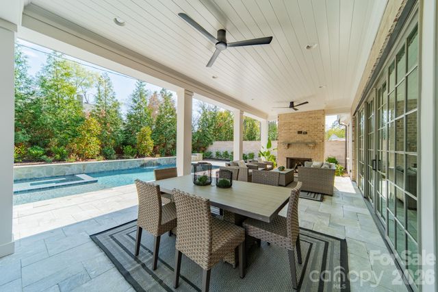 2113 Brandon Circle, Charlotte, NC 28211