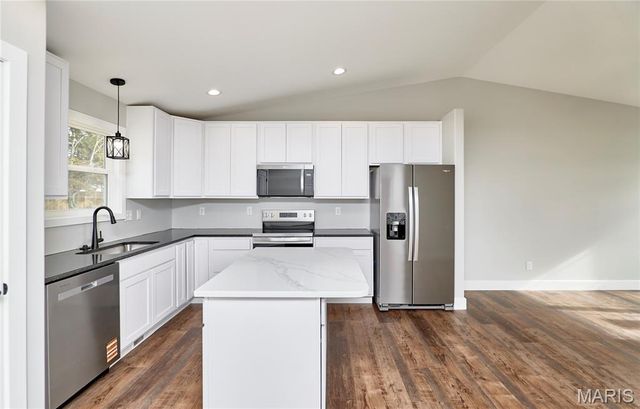 28728 Woodland Heights Drive, Warrenton, MO 63383