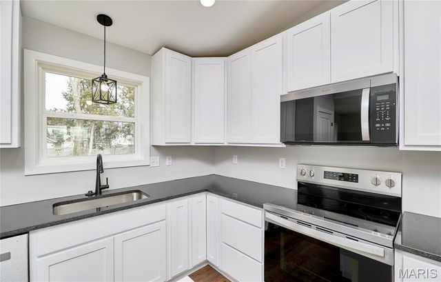 28728 Woodland Heights Drive, Warrenton, MO 63383