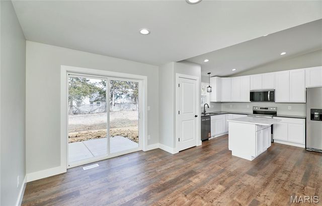 28728 Woodland Heights Drive, Warrenton, MO 63383