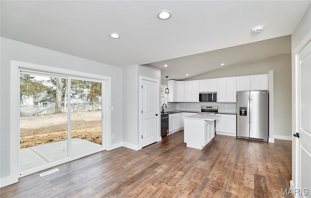 28728 Woodland Heights Drive, Warrenton, MO 63383