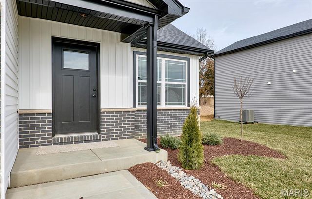 28728 Woodland Heights Drive, Warrenton, MO 63383