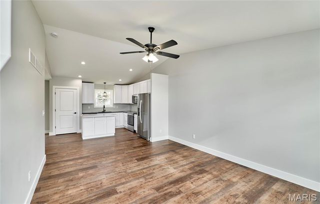 28728 Woodland Heights Drive, Warrenton, MO 63383
