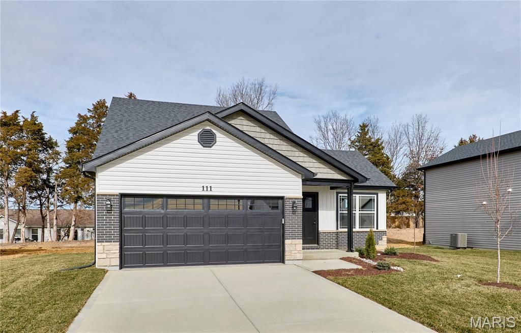 28728 Woodland Heights Drive, Warrenton, MO 63383