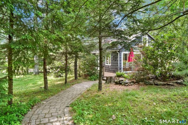 2 High Trail Ci Road, New Fairfield, CT 06812
