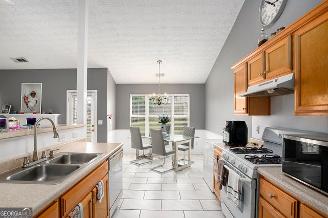 1765 Neighborhood Walk, Mcdonough, GA 30252