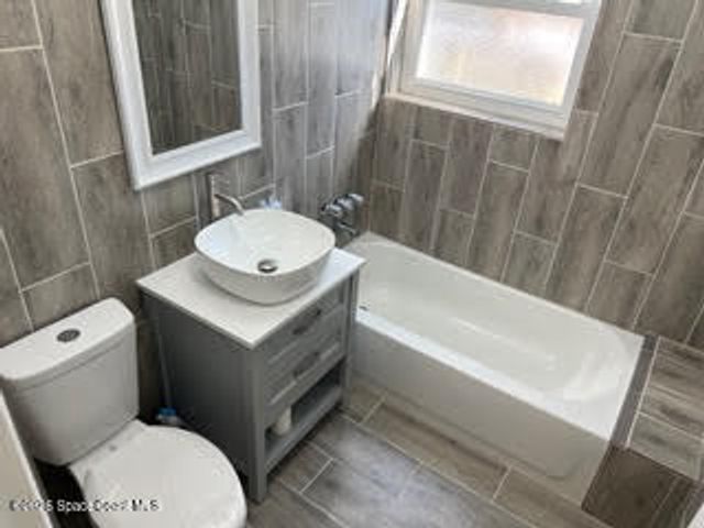 1282 Bianca Drive NE, Palm Bay, FL 32905