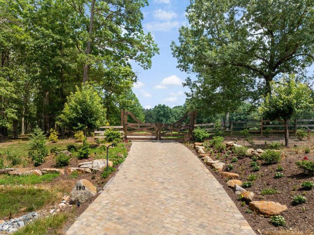 180 Kelseys Mill Road, Campobello, SC 29322
