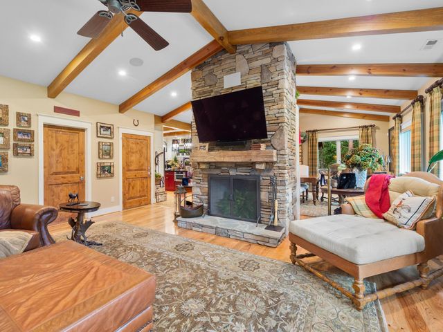 180 Kelseys Mill Road, Campobello, SC 29322