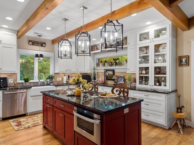 180 Kelseys Mill Road, Campobello, SC 29322