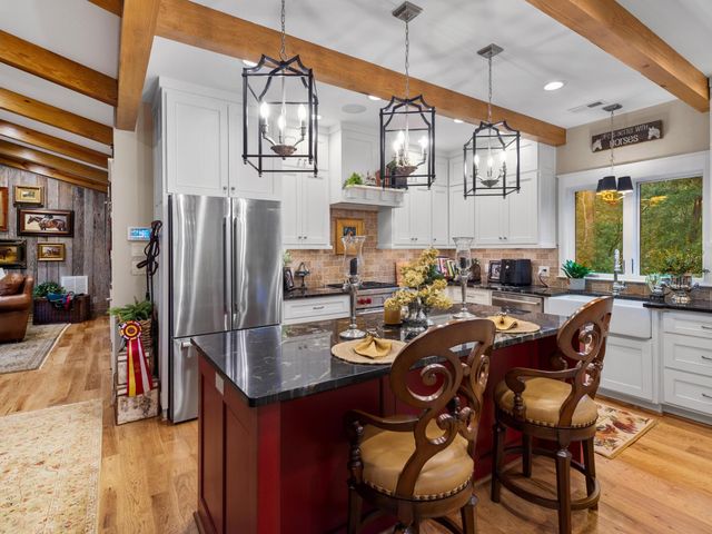 180 Kelseys Mill Road, Campobello, SC 29322