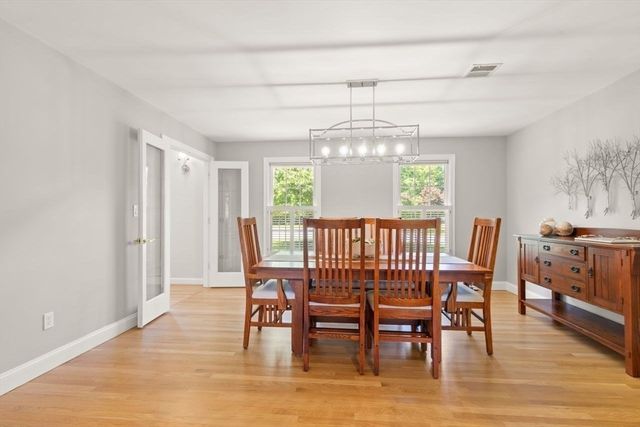 9 Bragg Rd, Foxboro, MA 02035