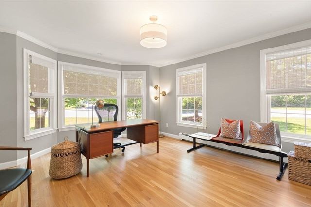 9 Bragg Rd, Foxboro, MA 02035