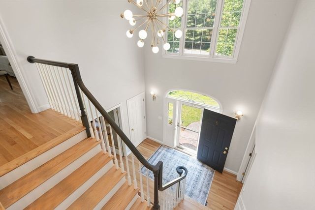 9 Bragg Rd, Foxboro, MA 02035