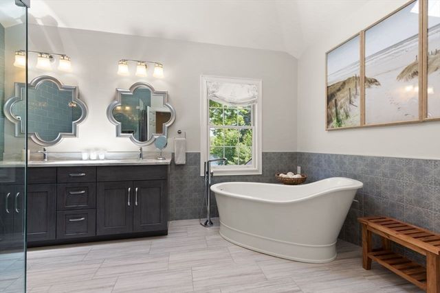 9 Bragg Rd, Foxboro, MA 02035