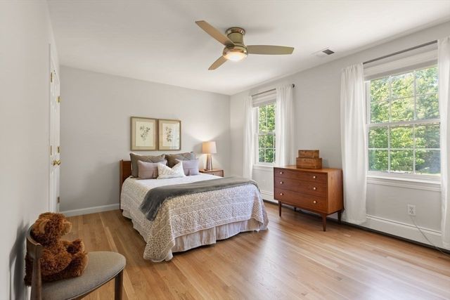 9 Bragg Rd, Foxboro, MA 02035
