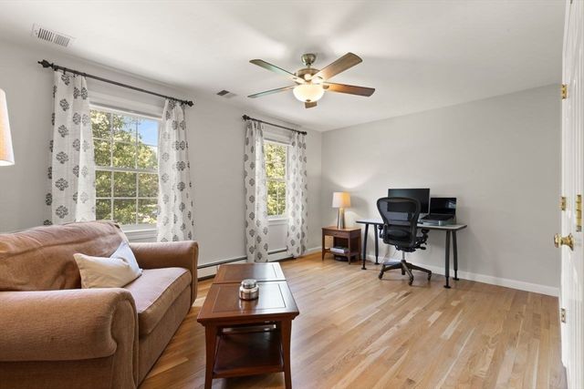 9 Bragg Rd, Foxboro, MA 02035