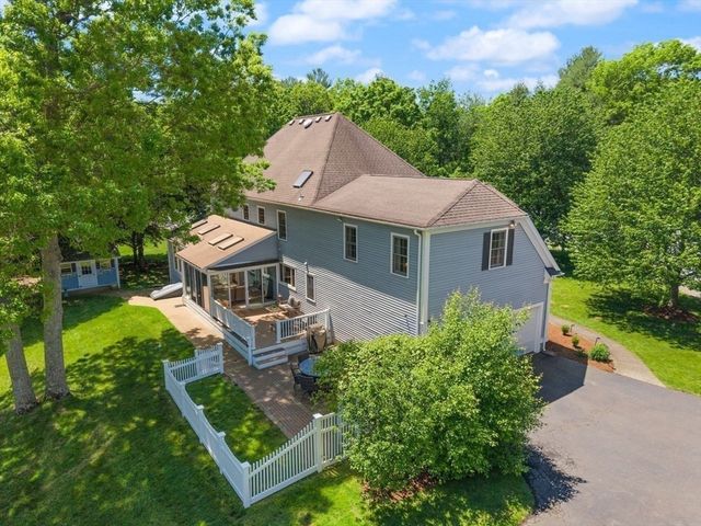 9 Bragg Rd, Foxboro, MA 02035