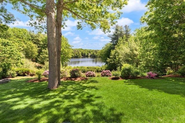 9 Bragg Rd, Foxboro, MA 02035