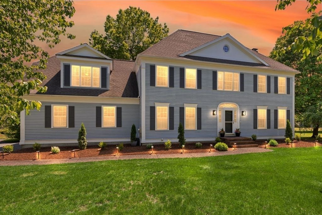 9 Bragg Rd, Foxboro, MA 02035