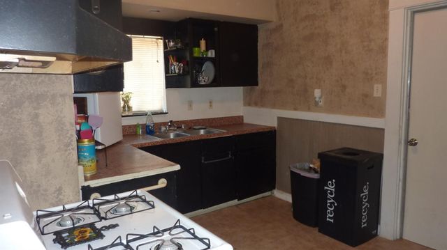 1941 N El Dorado St, Stockton, CA 95204
