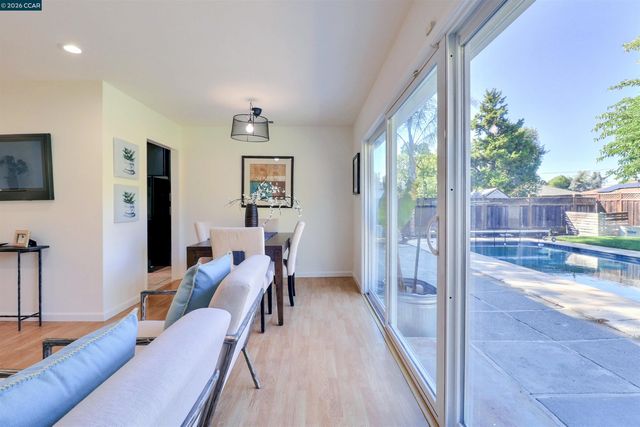 1792 Sharon Dr, Concord, CA 94519