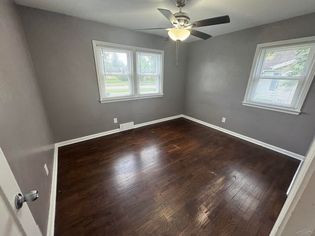 1954 Holcomb Street, Saginaw, MI 48602