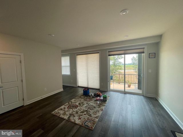 22256 CORNERSTONE CROSSING TER, Ashburn, VA 20148