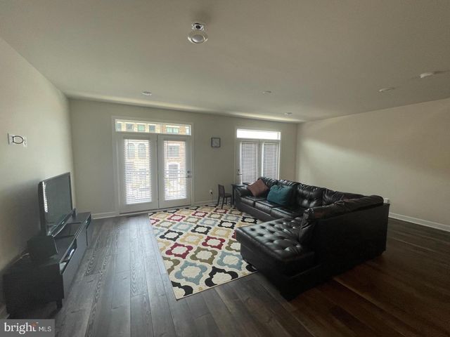 22256 CORNERSTONE CROSSING TER, Ashburn, VA 20148