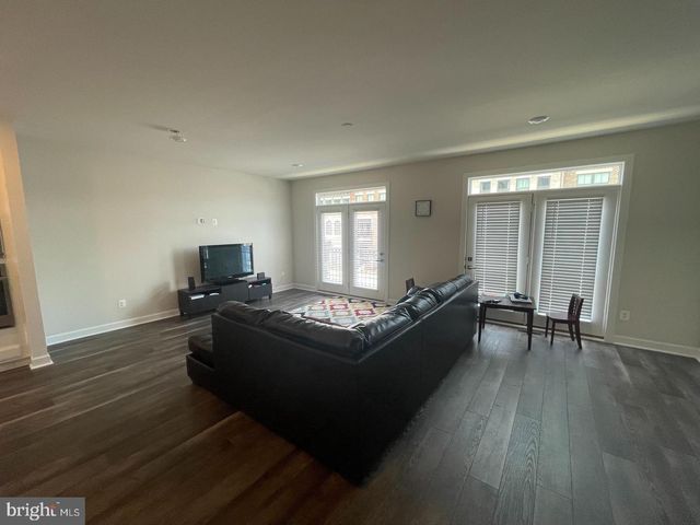 22256 CORNERSTONE CROSSING TER, Ashburn, VA 20148