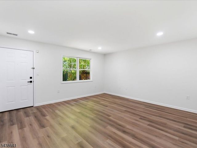 736 S 19th, Newark City, NJ 07103