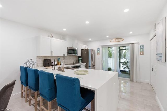 731 Elkcam CIR A109, Marco Island, FL 34145