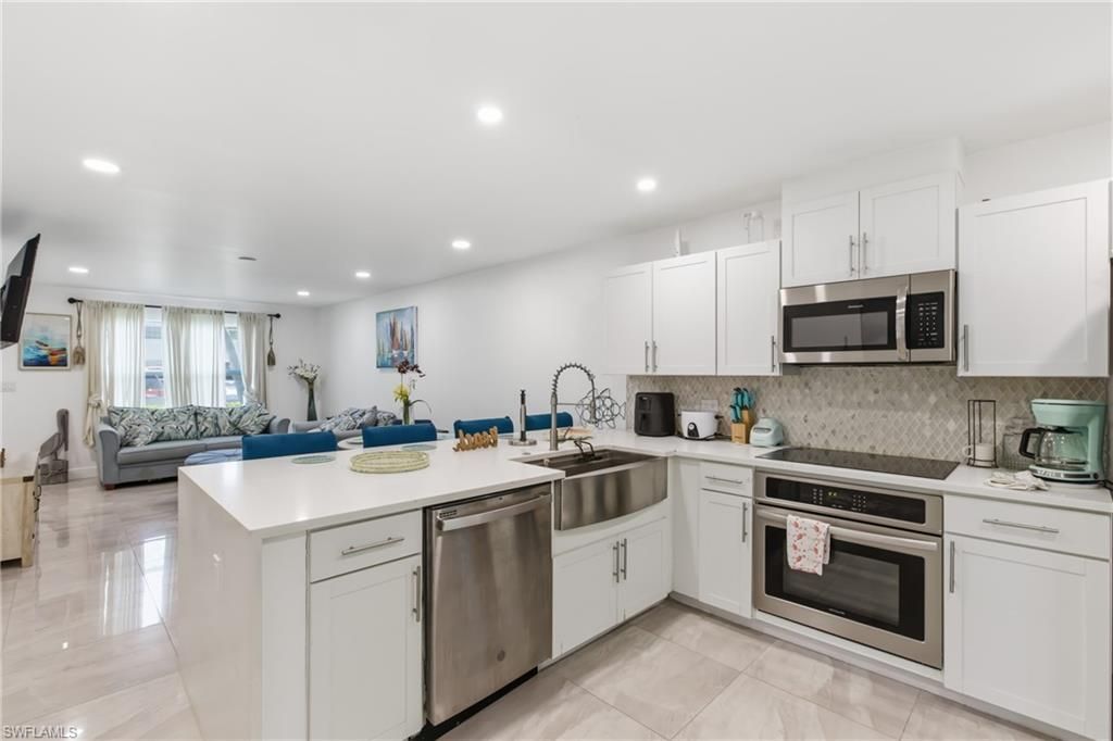 731 Elkcam CIR A109, Marco Island, FL 34145