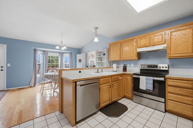 2706 N Meadow Oaks Ct, Wichita, KS 67220