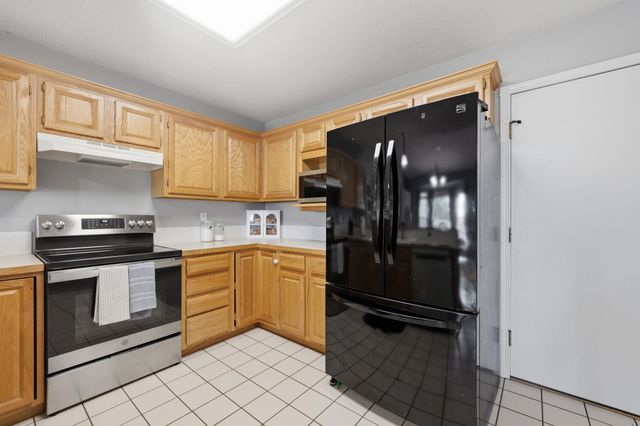 2706 N Meadow Oaks Ct, Wichita, KS 67220