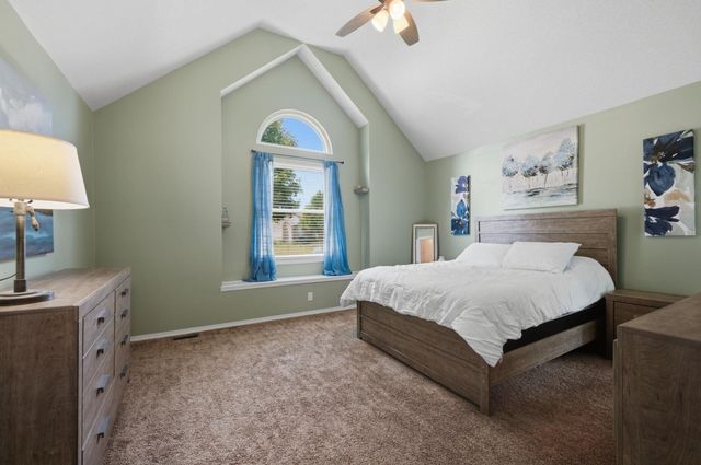 2706 N Meadow Oaks Ct, Wichita, KS 67220