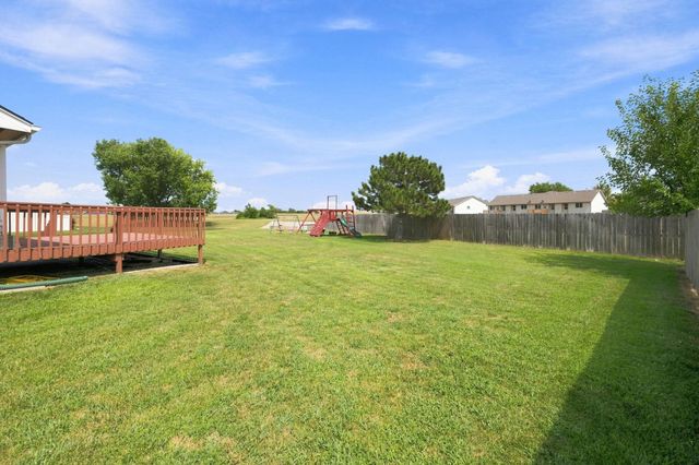 2706 N Meadow Oaks Ct, Wichita, KS 67220