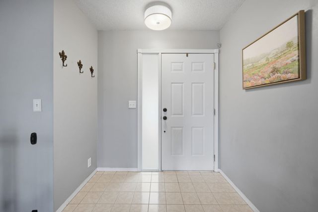 2706 N Meadow Oaks Ct, Wichita, KS 67220