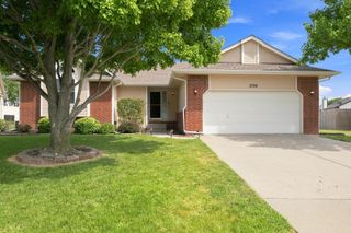 2706 N Meadow Oaks Ct, Wichita, KS 67220