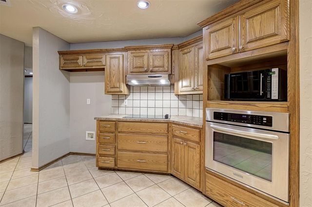 2616 N Nail Parkway, Moore, OK 73160