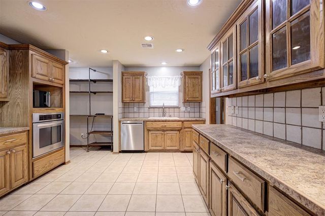 2616 N Nail Parkway, Moore, OK 73160