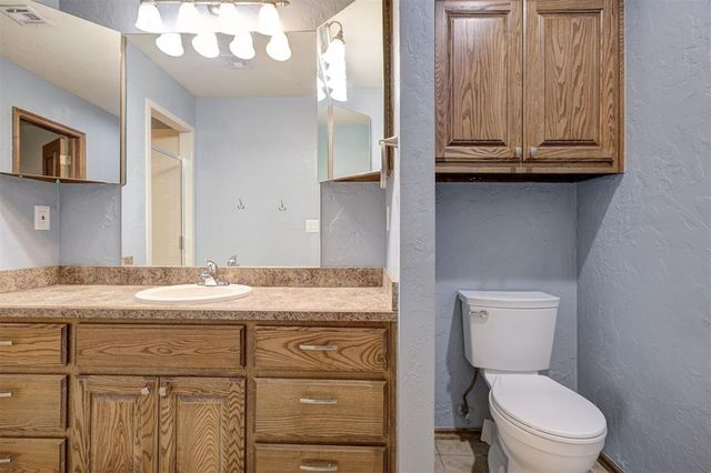 2616 N Nail Parkway, Moore, OK 73160