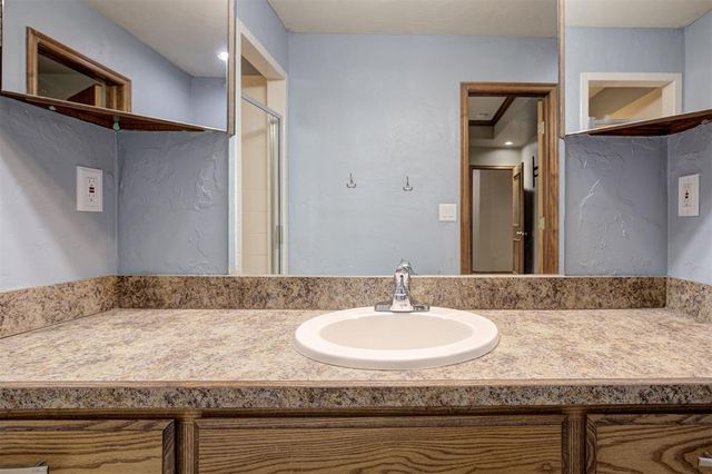 2616 N Nail Parkway, Moore, OK 73160