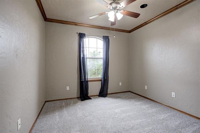 2616 N Nail Parkway, Moore, OK 73160