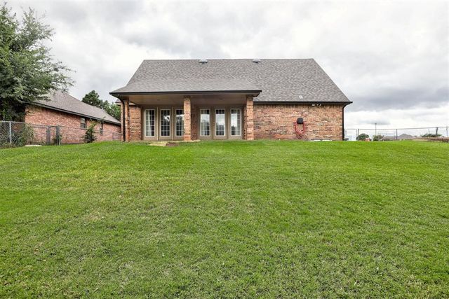 2616 N Nail Parkway, Moore, OK 73160