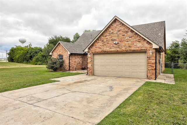 2616 N Nail Parkway, Moore, OK 73160