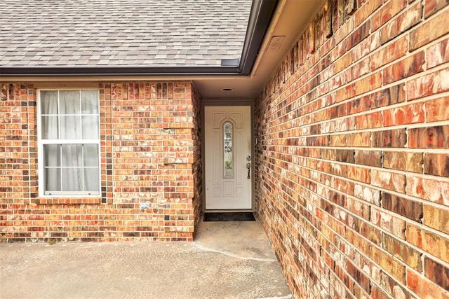 2616 N Nail Parkway, Moore, OK 73160