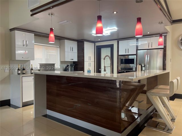 6790 SW 105th Ave, Miami, FL 33173