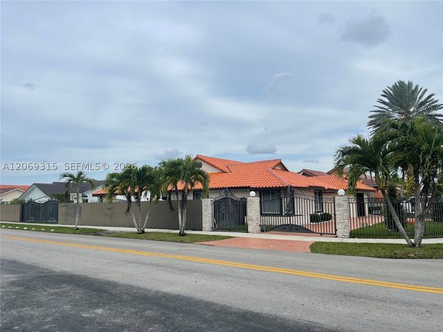 6790 SW 105th Ave, Miami, FL 33173