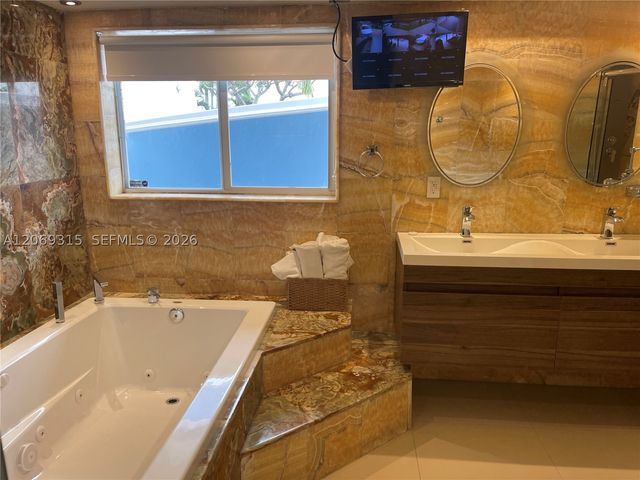 6790 SW 105th Ave, Miami, FL 33173